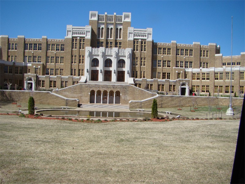 DSC00850.JPG - The Little Rock Central High School is a national historic site and a  major U.S. civil rights landmark. The site is still a working school. Nine students were the first black students admitted to the school in 1957 following a confrontation between Governor Orval Faubus, who used the state's National Guard to block desegregation, and President Eisenhower, who sent federal troops to enforce it. (This is memorialized as the Little Rock Nine Memorial shown earlier)