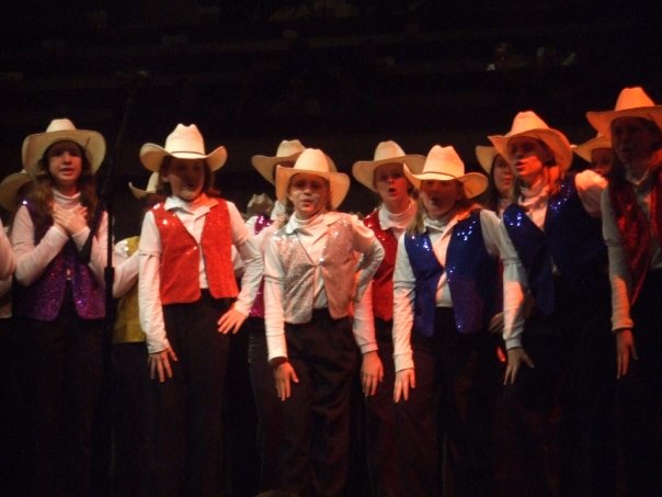 2568_505073463366_179501047_30197104_8223927_n.jpg - Here we are performing at the Carriage House, part of the Dolly Parton Dixie Stampede.
